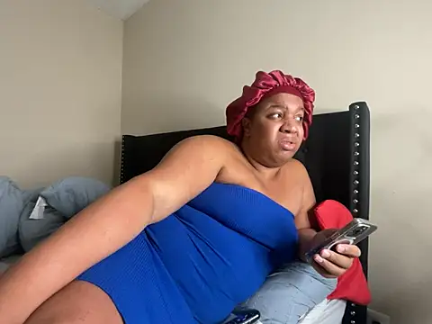 Badgirlbrittt online show from 03/12/25, 01:03