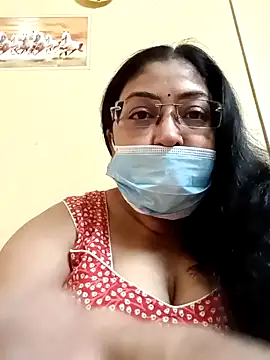 Snapshot of LAVERNIYA_ chatting on 12/08/24, 05:39 LAVERNIYA online show from 12/08/24, 05:39