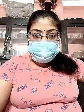 Snapshot of LAVERNIYA_ chatting on 12/12/24, 02:22 LAVERNIYA online show from 12/12/24, 02:22