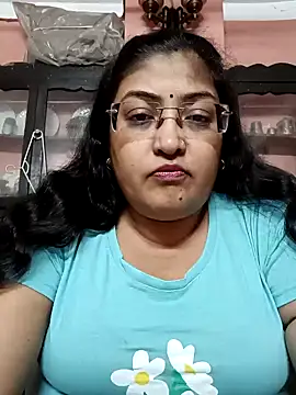 Snapshot of LAVERNIYA_ chatting on 12/18/24, 01:12 LAVERNIYA online show from 12/18/24, 01:12
