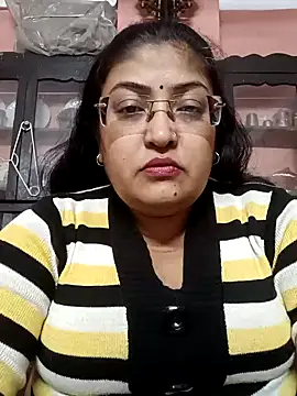 Snapshot of LAVERNIYA_ chatting on 12/23/24, 01:13 LAVERNIYA online show from 12/23/24, 01:13