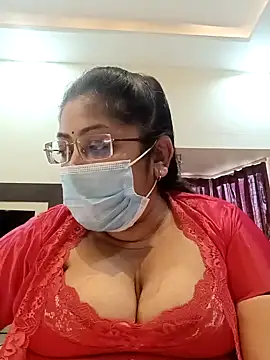 Snapshot of LAVERNIYA_ chatting on 01/02/25, 10:48 LAVERNIYA online show from 01/02/25, 10:48