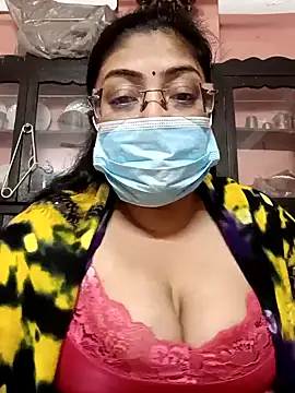 Snapshot of LAVERNIYA_ chatting on 01/10/25, 07:00 LAVERNIYA online show from 01/10/25, 07:00