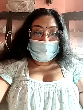 Snapshot of LAVERNIYA_ chatting on 01/11/25, 09:04 LAVERNIYA online show from 01/11/25, 09:04