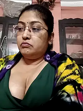 Snapshot of LAVERNIYA_ chatting on 01/11/25, 07:05 LAVERNIYA online show from 01/11/25, 07:05