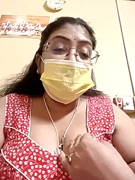 Snapshot of LAVERNIYA_ chatting on 01/18/25, 09:45 LAVERNIYA online show from 01/18/25, 09:45