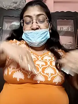 Snapshot of LAVERNIYA_ chatting on 01/23/25, 01:24 LAVERNIYA online show from 01/23/25, 01:24