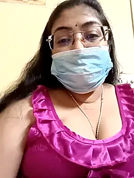 Snapshot of LAVERNIYA_ chatting on 02/16/25, 12:10 LAVERNIYA online show from 02/16/25, 12:10