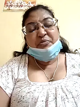 Snapshot of LAVERNIYA_ chatting on 02/28/25, 11:58 LAVERNIYA online show from 02/28/25, 11:58