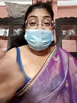 Snapshot of LAVERNIYA_ chatting on 03/01/25, 01:40 LAVERNIYA online show from 03/01/25, 01:40