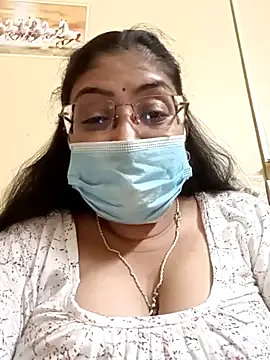 Snapshot of LAVERNIYA_ chatting on 03/03/25, 12:27 LAVERNIYA online show from 03/03/25, 12:27