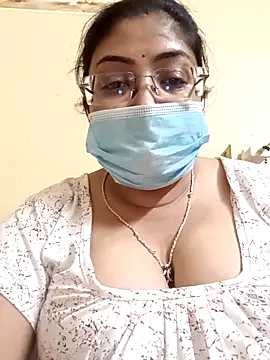 Snapshot of LAVERNIYA_ chatting on 03/05/25, 03:07 LAVERNIYA online show from 03/05/25, 03:07
