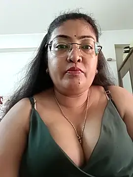 Snapshot of LAVERNIYA_ chatting on 09/13/25, 05:07 LAVERNIYA online show from 09/13/25, 05:07