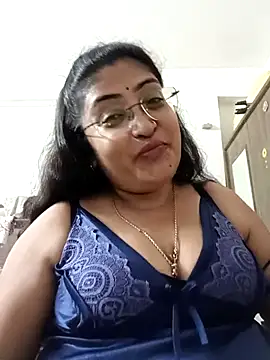 Snapshot of LAVERNIYA_ chatting on 09/13/25, 07:24 LAVERNIYA online show from 09/13/25, 07:24
