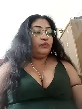 Snapshot of LAVERNIYA_ chatting on 09/16/25, 11:44 LAVERNIYA online show from 09/16/25, 11:44