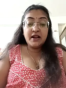 Snapshot of LAVERNIYA_ chatting on 09/17/25, 03:46 LAVERNIYA online show from 09/17/25, 03:46