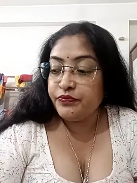 Snapshot of LAVERNIYA_ chatting on 09/23/25, 10:18 LAVERNIYA online show from 09/23/25, 10:18