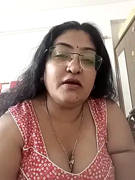 Snapshot of LAVERNIYA_ chatting on 09/24/25, 12:30 LAVERNIYA online show from 09/24/25, 12:30