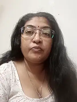 Snapshot of LAVERNIYA_ chatting on 10/15/25, 06:35 LAVERNIYA online show from 10/15/25, 06:35