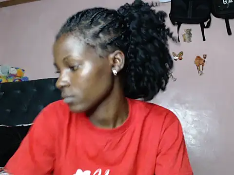 TrishaKalid online show from 02/06/25, 08:02