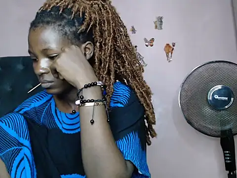 TrishaKalid online show from 03/12/25, 06:33