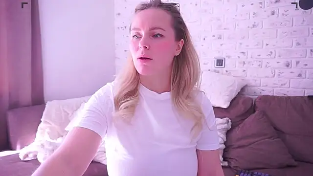 Charming Daphny online show from 03/20/25, 06:52