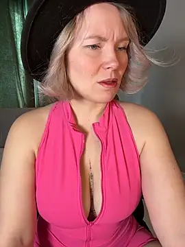 Charming Daphny online show from 02/25/26, 07:18