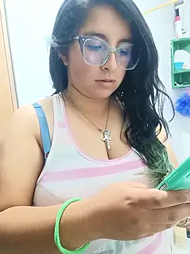  Angelinaandrade  online show from 10/22/25, 01:39