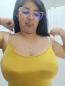  Angelinaandrade  online show from 05/26/26, 12:39
