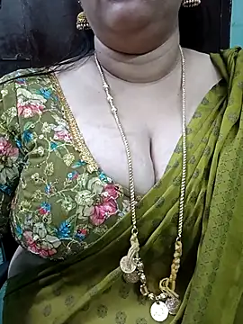 Snapshot of ashikaa_r chatting on 01/17/26, 08:01 ashikaa r online show from 01/17/26, 08:01