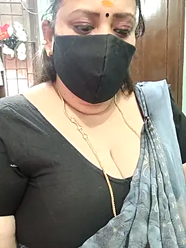 Snapshot of ashikaa_r chatting on 03/06/26, 05:04 ashikaa r online show from 03/06/26, 05:04