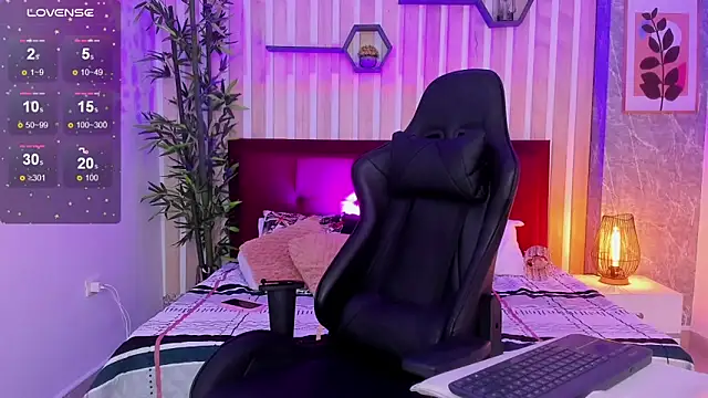 Snapshot of miah_connor chatting on 12/06/24, 03:19 miah connor online show from 12/06/24, 03:19