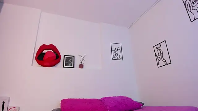 Snapshot of ari_amisi chatting on 12/23/24, 06:37 ari amisi online show from 12/23/24, 06:37