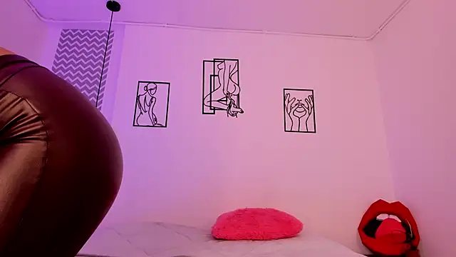 Snapshot of ari_amisi chatting on 10/16/25, 05:47 ari amisi online show from 10/16/25, 05:47