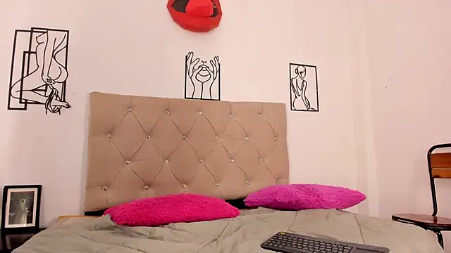 ari amisi online show from 04/23/26, 06:43