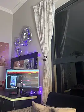Snapshot of Dime-__ chatting on 10/03/25, 01:13 Dime-   online show from 10/03/25, 01:13