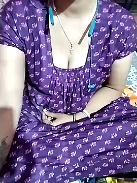Snapshot of Hot_Pakhi chatting on 12/15/24, 03:20 Hot Pakhi online show from 12/15/24, 03:20