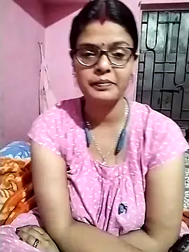 Snapshot of Hot_Pakhi chatting on 12/20/24, 04:46 Hot Pakhi online show from 12/20/24, 04:46