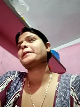 Snapshot of Hot_Pakhi chatting on 02/08/25, 04:25 Hot Pakhi online show from 02/08/25, 04:25