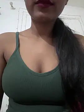 Snapshot of Hot_Goldengirl chatting on 09/13/25, 03:23 Hot Goldengirl online show from 09/13/25, 03:23