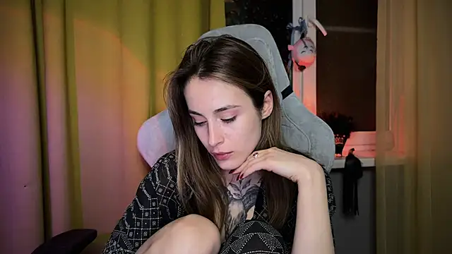 Snapshot of aviva_faith chatting on 12/13/24, 01:15 aviva faith online show from 12/13/24, 01:15