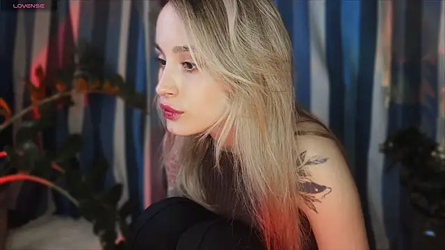 Snapshot of aviva_faith chatting on 11/30/25, 07:51 aviva faith online show from 11/30/25, 07:51