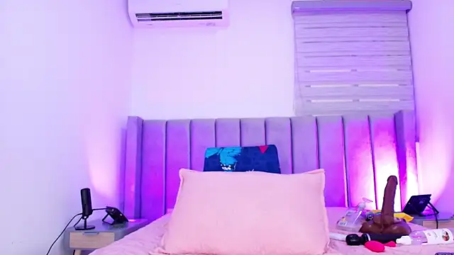 Brandhy v online show from 12/17/25, 12:00