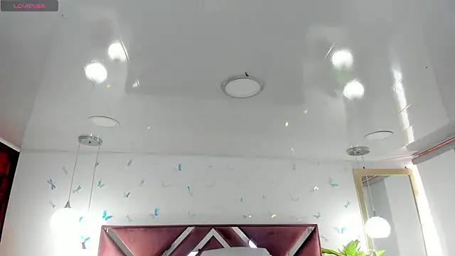 Snapshot of _Antonnela_ chatting on 01/16/26, 02:21 Antonnela online show from 01/16/26, 02:21