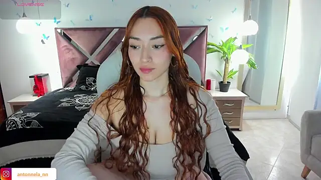 Snapshot of _Antonnela_ chatting on 02/04/26, 08:03 Antonnela online show from 02/04/26, 08:03