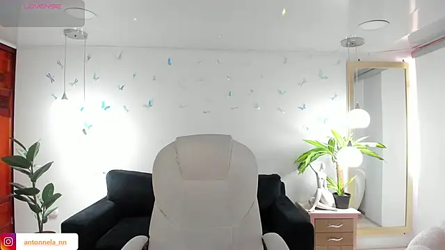 Snapshot of _Antonnela_ chatting on 02/26/26, 01:43 Antonnela online show from 02/26/26, 01:43