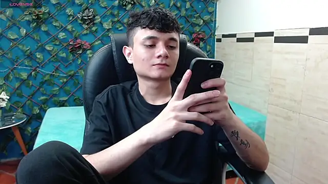 Waturox online show from 03/22/25, 07:09