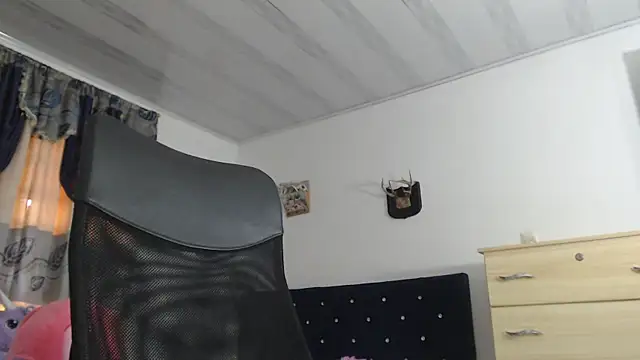 sweet cutetras22 online show from 01/28/25, 01:49