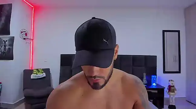 Alexander Martines online show from 12/24/24, 12:33