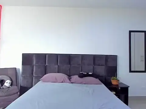 Alexander Martines online show from 11/23/25, 04:18